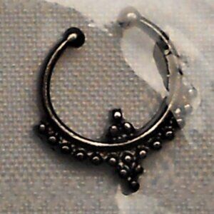 No19- Fake 10mm Septum Ring - new, repackaged, gunmetal color